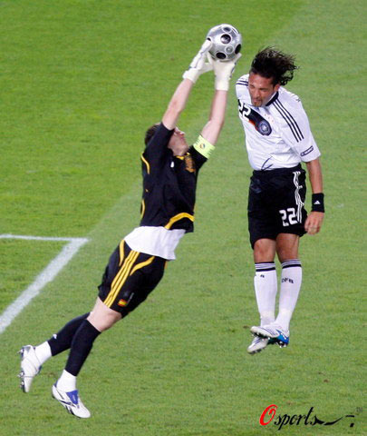 NG28-西亚卡姆在德国队比赛中爆冷，问鼎冠军引发热议！的简单介绍