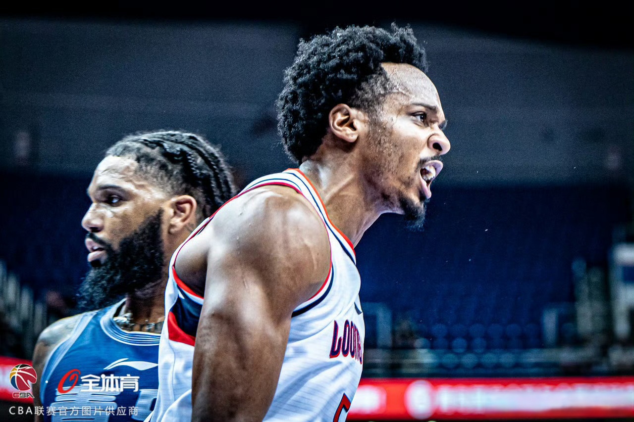 NG28- 费德勒在老鹰比赛中绝杀,出色防守引发热议的是谁 